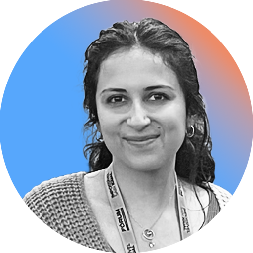 julia-velloso-headshot